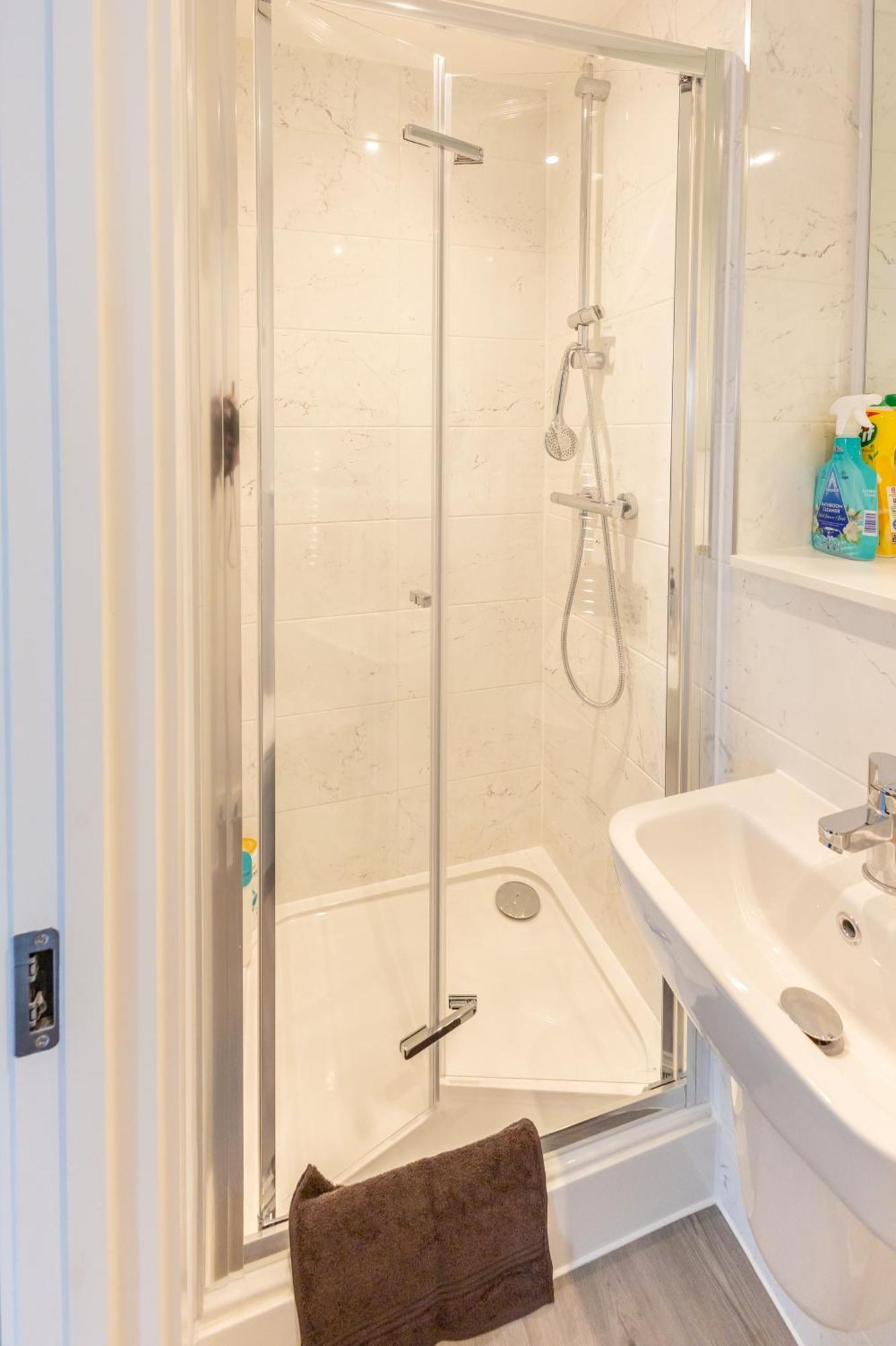 Stunning Modern 3 Bedroom Townhouse - Perfect Getaway Manchester Exteriör bild