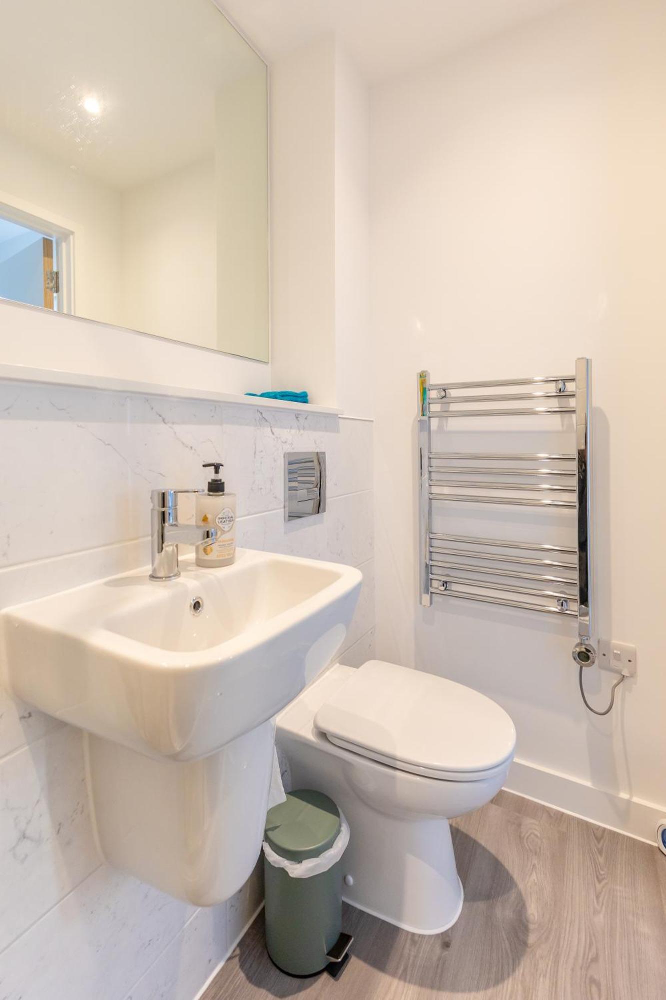 Stunning Modern 3 Bedroom Townhouse - Perfect Getaway Manchester Exteriör bild